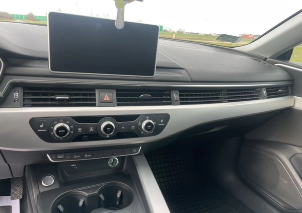 Audi A5 cena 99000 przebieg: 52000, rok produkcji 2018 z Brodnica małe 562